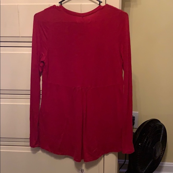 Abercrombie kids red long sleeve - Picture 2 of 4